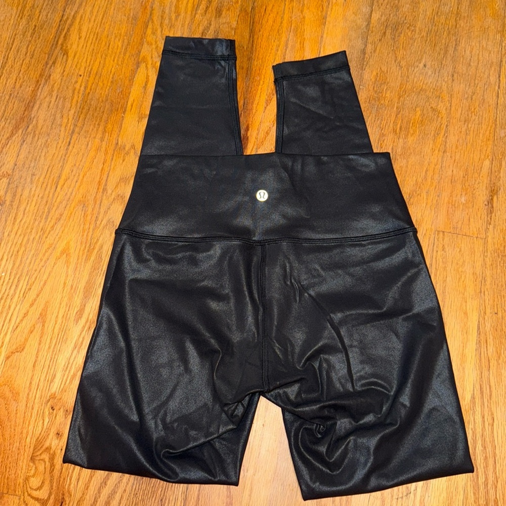 WUNDER UNDER HIGH-RISE TIGHT 28"
*FULL-ON LUXTREME SHINE